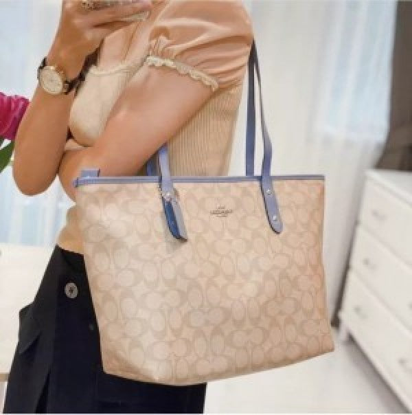 CH Hutton tote bag withbox