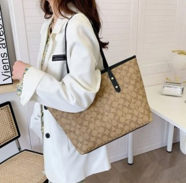 CH Hutton tote bag withbox