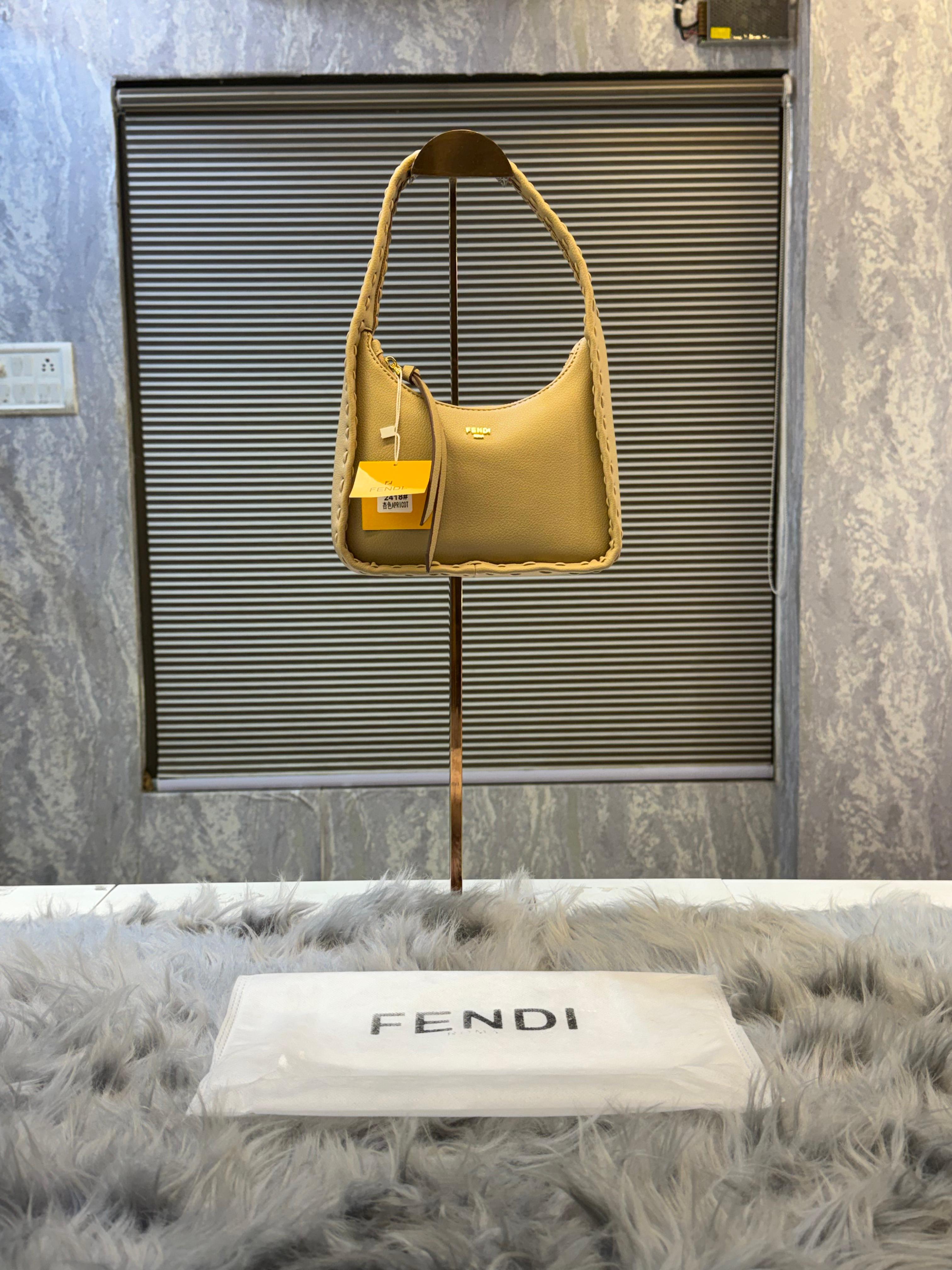 FD MINI FENDESSENCE BAG WITHOUT BOX