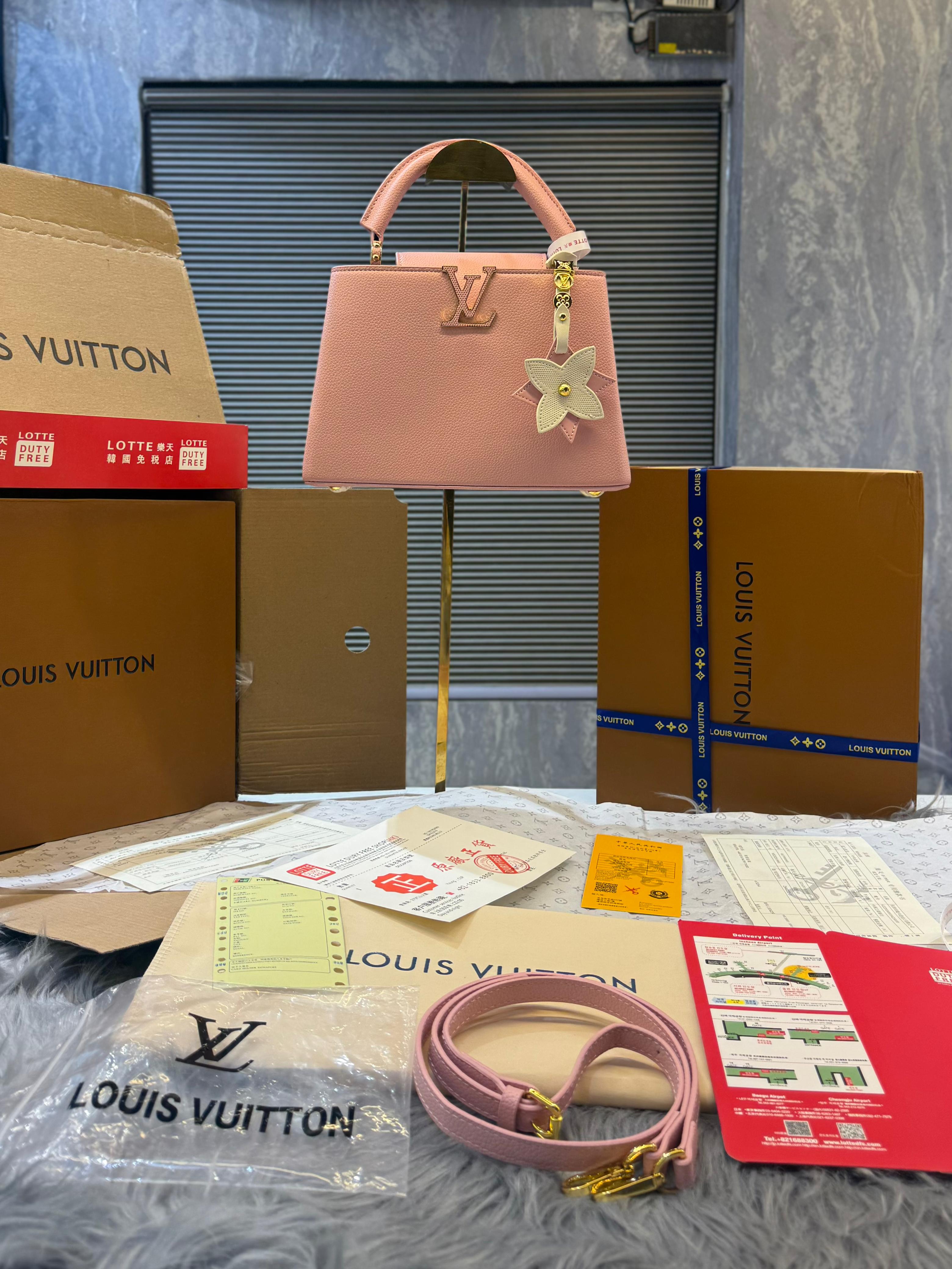 LV Artycapucines Nicholas Hlobo premium packaging