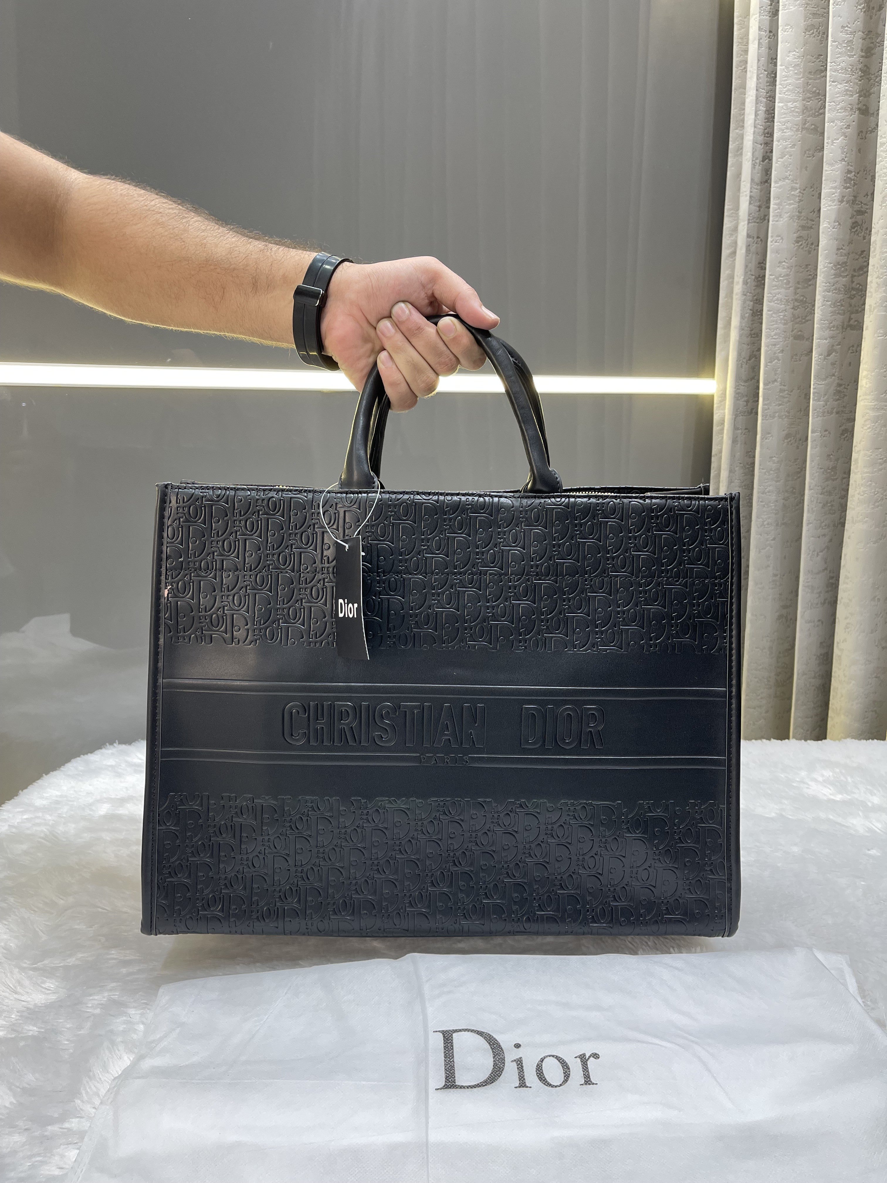 Dio tote bag premium quality with zipper(dust cover)