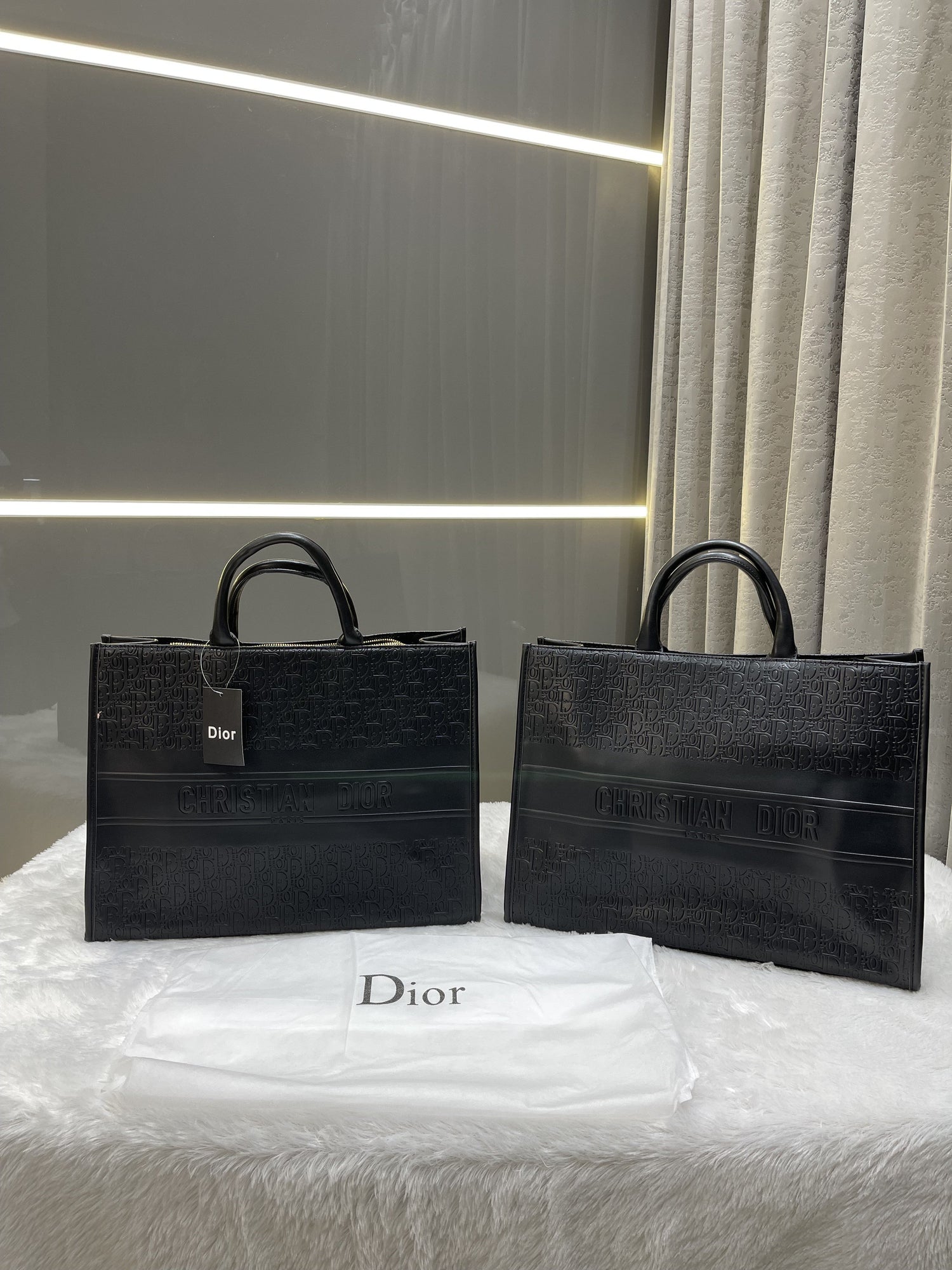 Dio tote bag premium quality with zipper(dust cover)
