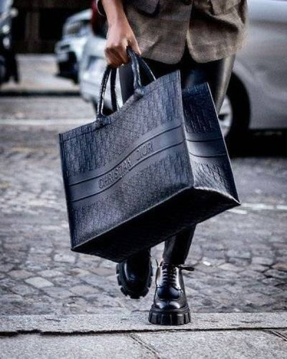 Dio tote bag premium quality with zipper(dust cover)