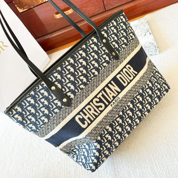 Dio tote bag with dust cover with premium quality