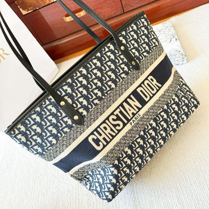 Dio tote bag with dust cover with premium quality