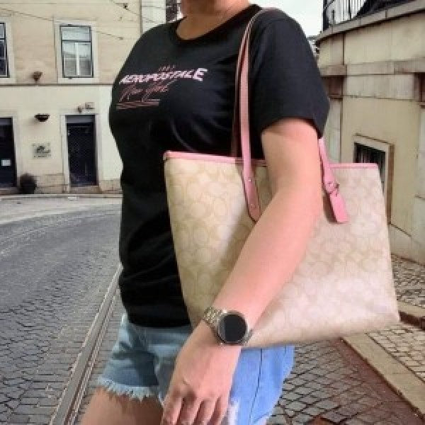 CH Hutton tote bag withbox