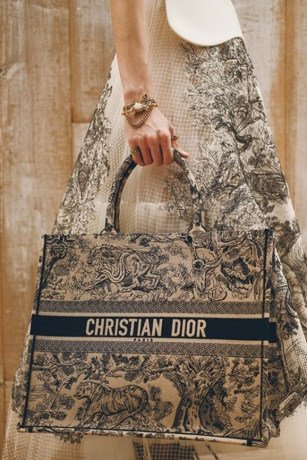 Dio tote tiger print premium quality with box