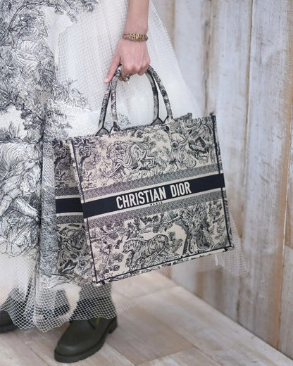 Dio tote tiger print premium quality with box