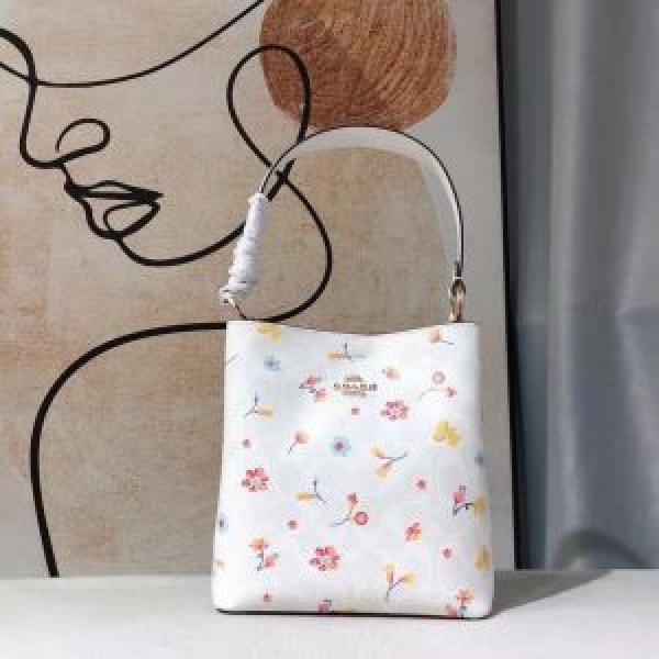 CH floral bucket with box premium quality with box
