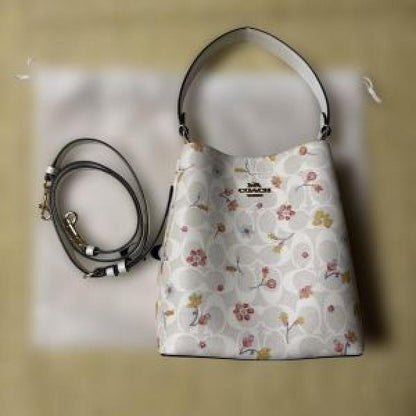 CH floral bucket with box premium quality with box