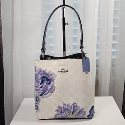 CH floral bucket with box premium quality with box