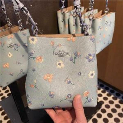 CH floral bucket with box premium quality with box