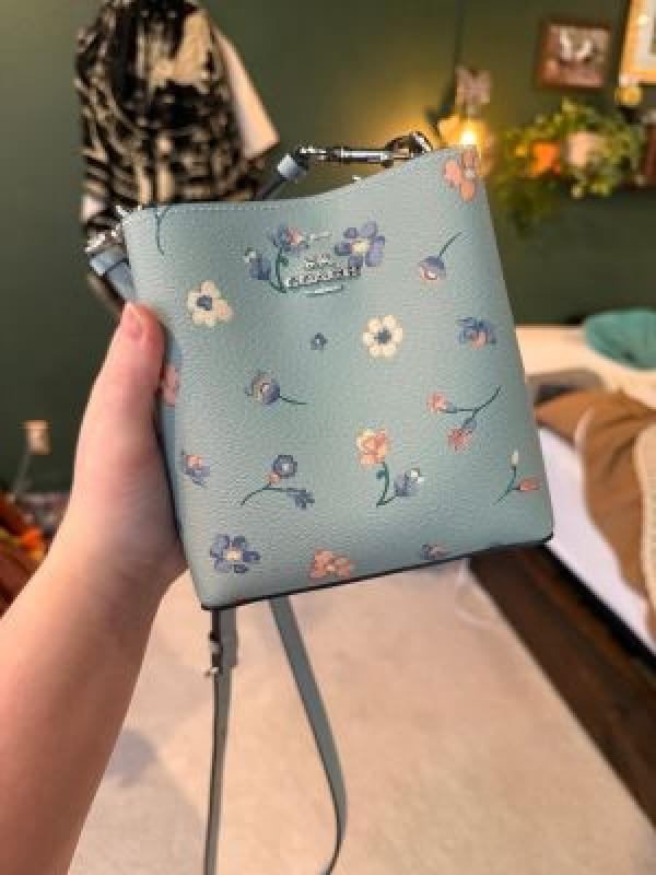 CH floral bucket with box premium quality with box