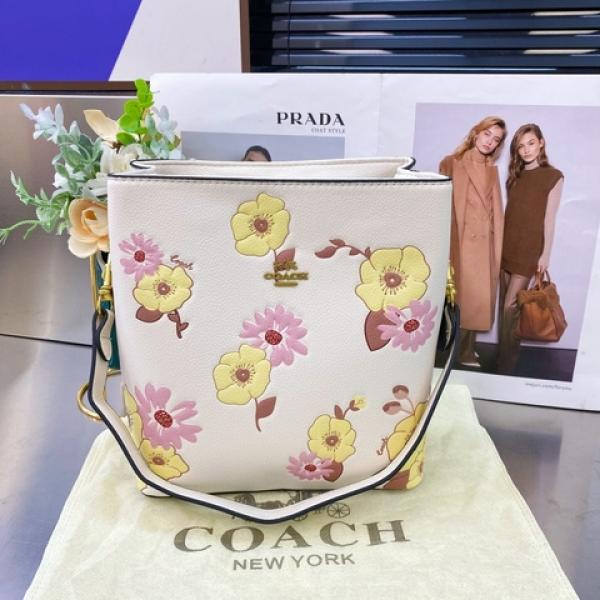 CH floral bucket with box premium quality with box