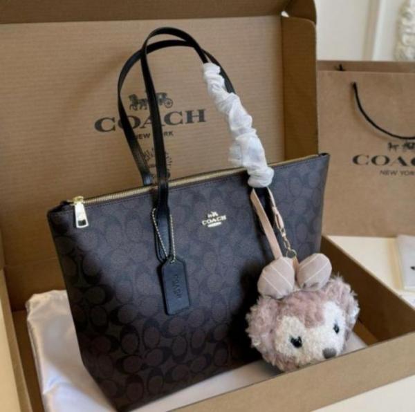 CH tote bag with bear charm &amp; ogbox