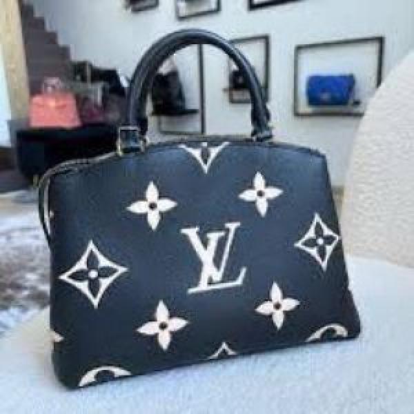 lv  PETITE PALAIS DUBBLE BOX PACKING