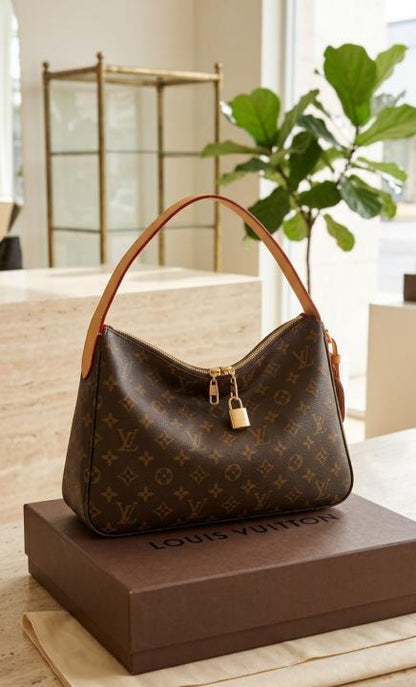 LV SLOUCHY WITH MAGNET BOX