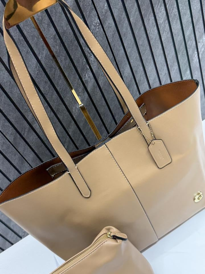 CH North Tote With Dust Cover &amp; Pouch