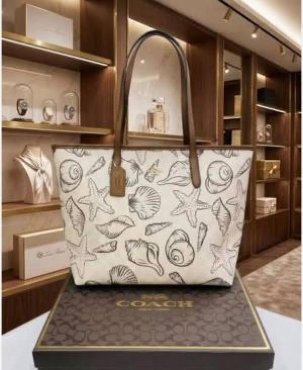 CH city Hutton tote bag with box and premium quality