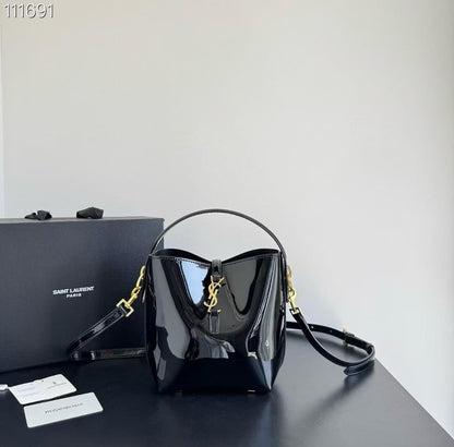 Saint bucket bag with og box