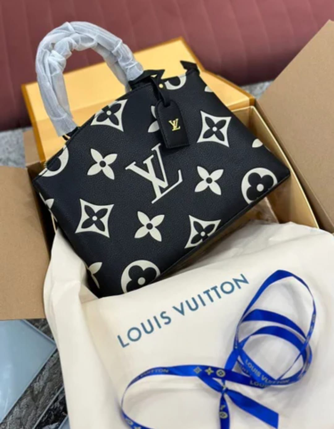 lv  PETITE PALAIS DUBBLE BOX PACKING