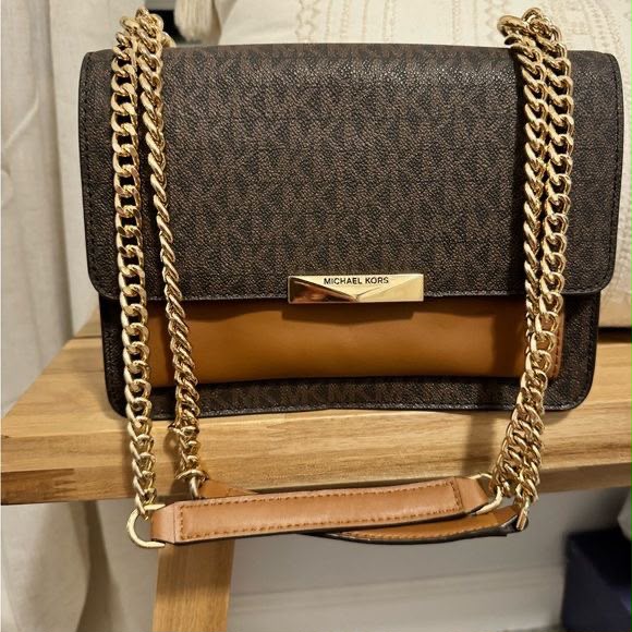MK small crossbody with box premium quality