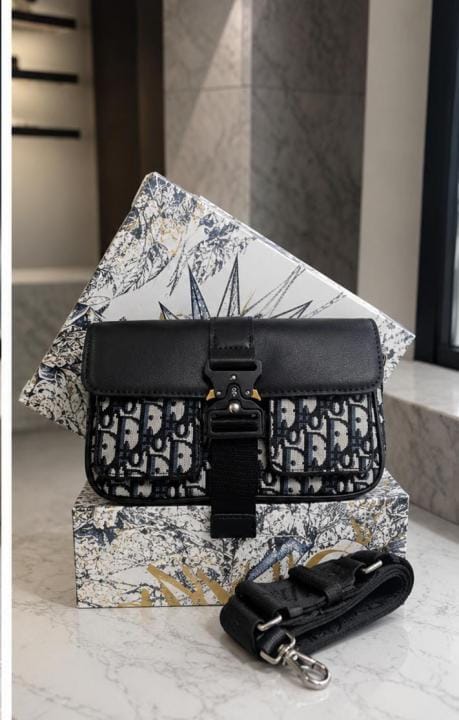 Dio Mini Saddle Messenger Bag with box