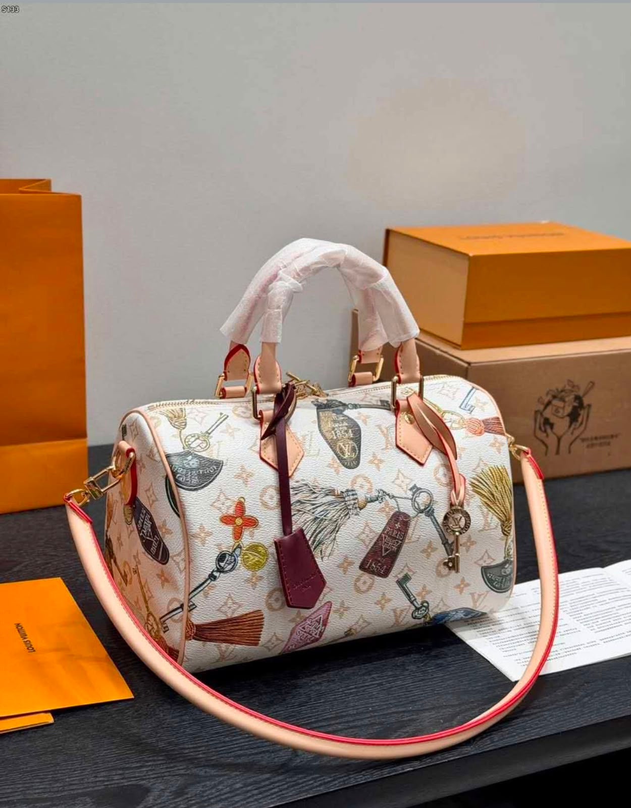LV  Speedy Soft bag with premium quality box packing