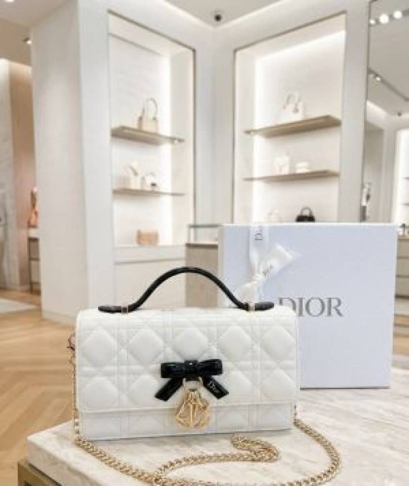 DIO Lady D-Joy Style Chain Shoulder Bag with premium quality box