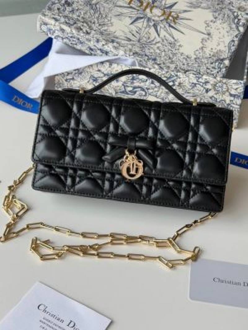 DIO Lady D-Joy Style Chain Shoulder Bag with premium quality box