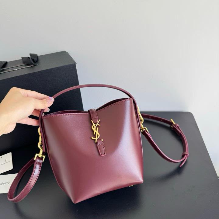 Saint bucket bag with og box