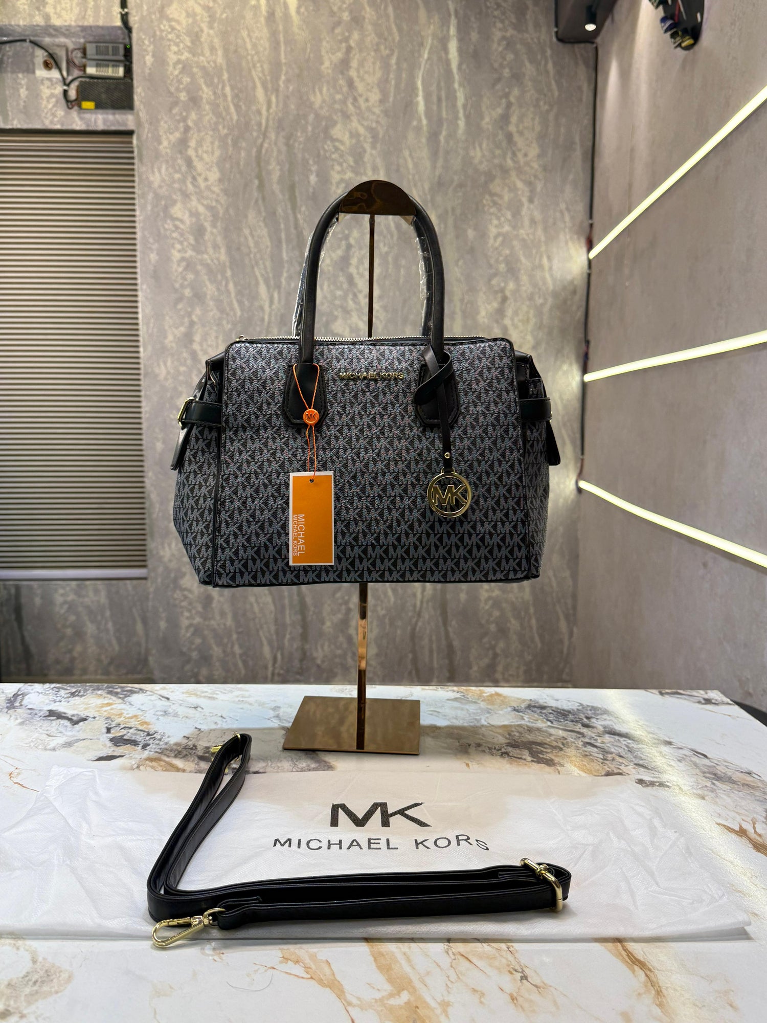 MK Maeve Large Tote Bag( Dust Bag Sling Belt)